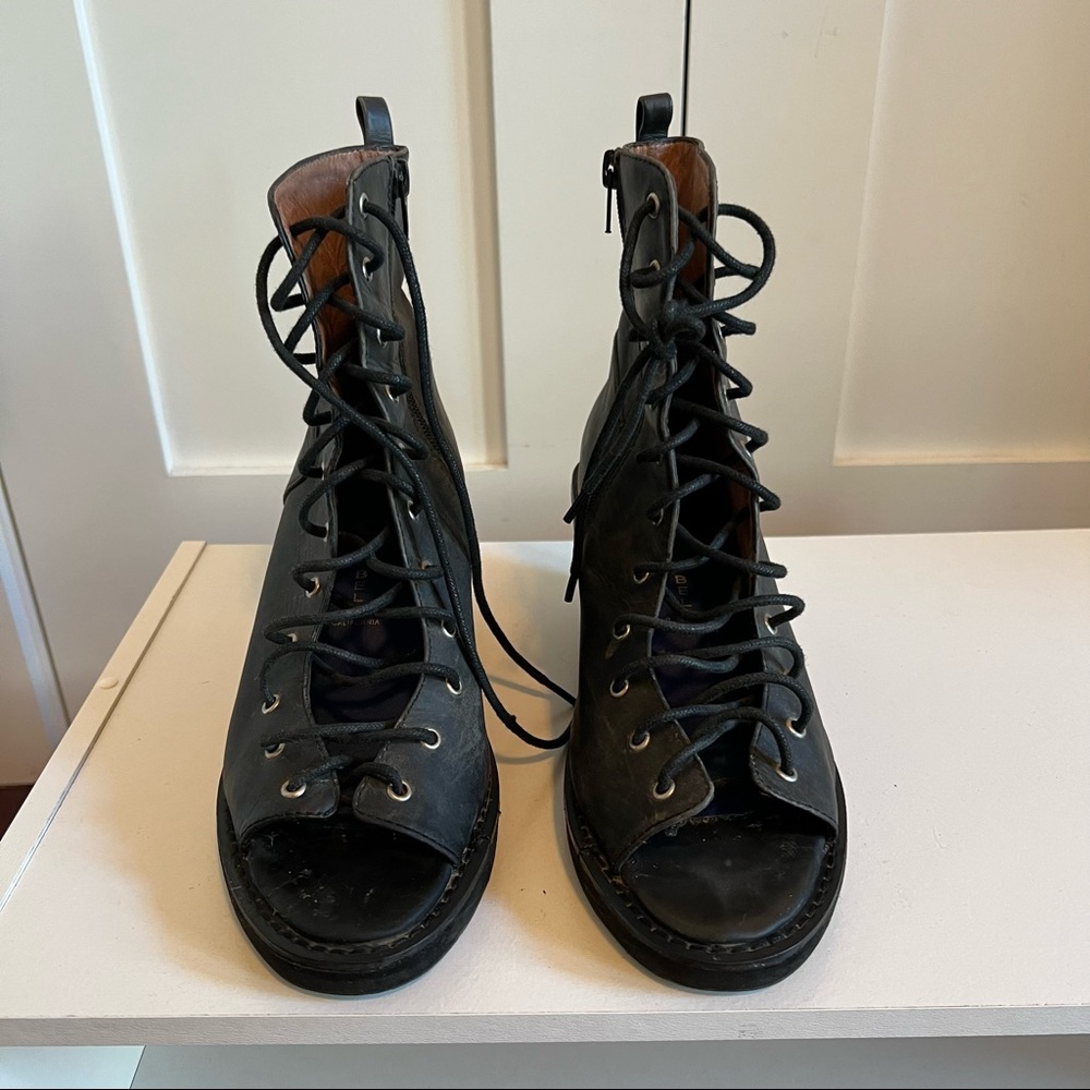 Jeffrey Campbell Black Leather Lace up Shoe